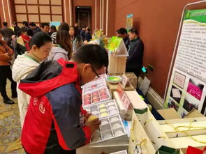 渭南來鎮舉辦農產品展示推介會 50余種產品齊亮相，產業扶貧成果顯著